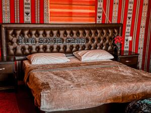 Postel nebo postele na pokoji v ubytování sonia luxury camp