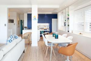 Zona d'estar a Barefoot in Bronte IH