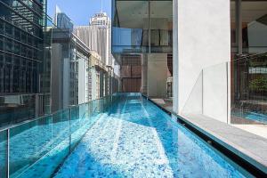 Kolam renang di atau dekat dengan City High