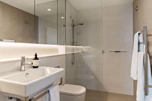 Bilik mandi di Cosmopolitan Heights