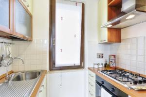 Kuchyň nebo kuchyňský kout v ubytování I Sicomori - Seme di Carota - Glamping e appartamenti con piscina a Saturnia
