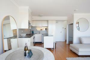 Dapur atau dapur kecil di Ocean view Clovelly