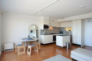 Dapur atau dapur kecil di Ocean view Clovelly