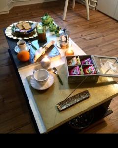 Φαγητό σε αυτό το διαμέρισμα ή κάπου εκεί κοντά +43 φωτογραφίες