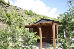 地拉那Lugina e Shengjergjit ,Bujtinat的相册照片