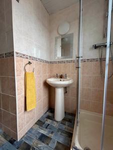 Bilik mandi di 1 Newcastle Street