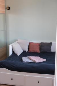 Een bed of bedden in een kamer bij Studio 2 personnes - Marseille