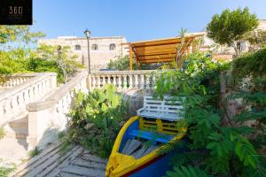 Giardino di Spacious Villa with Private Pool & BBQ in St'Pauls by 360 Estates