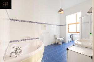 Bagno di Spacious Villa with Private Pool & BBQ in St'Pauls by 360 Estates