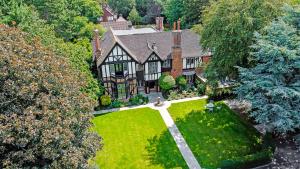 Un jardín fuera de Tudor Grange