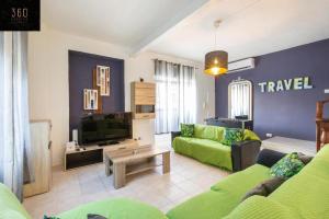 Area soggiorno di Spacious Villa with Private Pool & BBQ in St'Pauls by 360 Estates