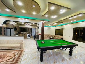 Φωτογραφία από το άλμπουμ του Royal eagle σε Al Rama +16 φωτογραφίες