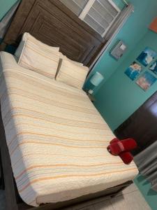 Postel nebo postele na pokoji v ubytování 2B - Seashell Serenity 1bdrm