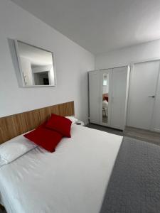 Ένα ή περισσότερα κρεβάτια σε δωμάτιο στο Apartamiento vista al Mar - Holiday center en Roses