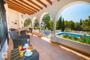 Bazén v ubytovaní Villa California by Abahana Villas alebo v jeho blízkosti