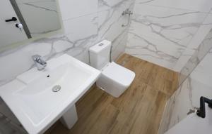 Ένα μπάνιο στο Guesthouse Aurel