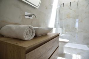 Bilik mandi di San Pawl bnb farmhouse CALYPSO