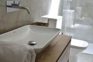 Bilik mandi di San Pawl bnb farmhouse CALYPSO