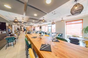 Mandarina Hotel Luxembourg Airportにあるレストランまたは飲食店