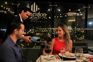 Επισκέπτες που μένουν στο Hotel Poseidon