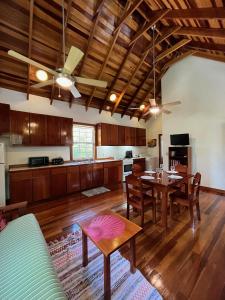 Dapur atau dapur kecil di Seahorse Cabana