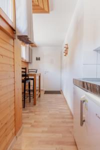 Köök või kööginurk majutusasutuses Studio dans le plus beau village de Suisse