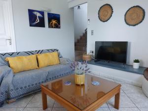 Χώρος καθιστικού στο The Three Palms Samos Seaside Villa