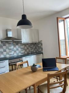 Η κουζίνα ή μικρή κουζίνα στο La casa di Peppe