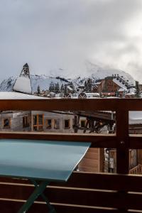 a view of a snow covered mountain from a train at IMMODREAMS - La Tanière - Avoriaz in Avoriaz
