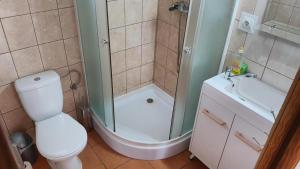 Un baño de Domek Wakacyjny Mały