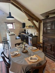 Η κουζίνα ή μικρή κουζίνα στο Proche Beauval appartement 60m2 avec mezzanine et petite terrasse +23 φωτογραφίες