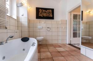 Ảnh trong thư viện ảnh của Kaiserbad-Heringsdorf-Exklusives-Ferienappartement-Salon ở Heringsdorf +18 ảnh