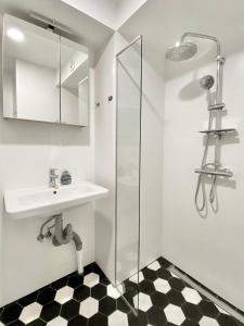 Koupelna v ubytování Charming one bedroom apartment in central Tallinn