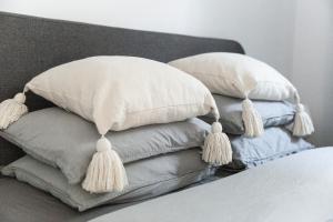 Postel nebo postele na pokoji v ubytování Charming one bedroom apartment in central Tallinn