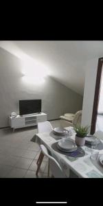 TV a/nebo společenská místnost v ubytování Suite Room Malpensa apartment