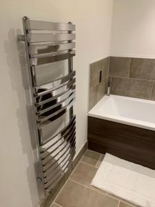 Ένα μπάνιο στο Reliance Apartment