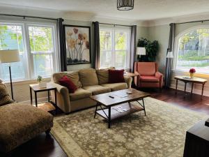 A seating area at State Street Cottage, Suite 2