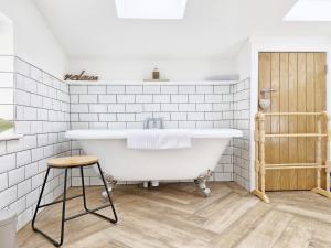 Vannituba majutusasutuses Four Priory Road, Chichester +29 fotot