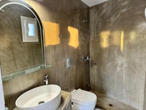 カルテラドスにあるヴィラ アガスの浴室の影