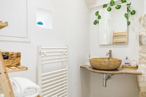 Koupelna v ubytování Luxury Suite Of Ostuni