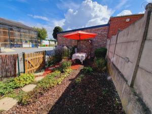 Zahrada ubytování Charmante maison avec jardin, spa à proximité, idéale pour famille et couple, animaux acceptés - FR-1-510-214