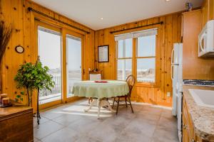 Fotografie z fotogalerie ubytování Sunset Kisses- Beachfront Luxury vacation rental v destinaci South Haven + 28 fotografií