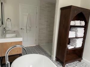 Φωτογραφία από το άλμπουμ του 5 O clock somewhere σε South Haven