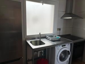 Kuchyňa alebo kuchynka v ubytovaní Habitaciones La MAR
