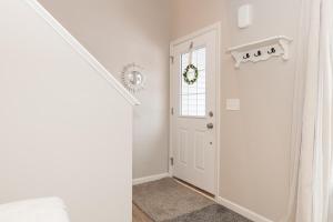 Foto dalla galleria di 'Woodhaven Hideaway' indoor pool, hot tub a South Haven