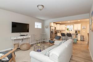 Foto dalla galleria di 'Woodhaven Hideaway' indoor pool, hot tub a South Haven