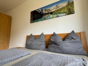 Postel nebo postele na pokoji v ubytování Ferienwohnung an der Traun