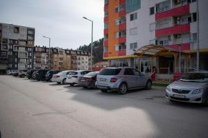 El barrio en el que está el departamento o un barrio cercano