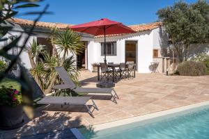 Bazén v ubytování ILE DE RÉ - Villa Sylvabelle nebo v jeho okolí