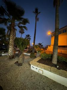 Vonkajšia záhrada v ubytovaní Chayofa Paraiso, apartamento Tenerife Sur